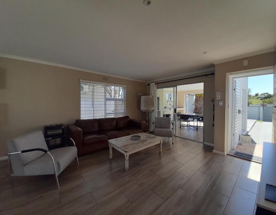 To Let 2 Bedroom Property for Rent in Sunningdale Western Cape